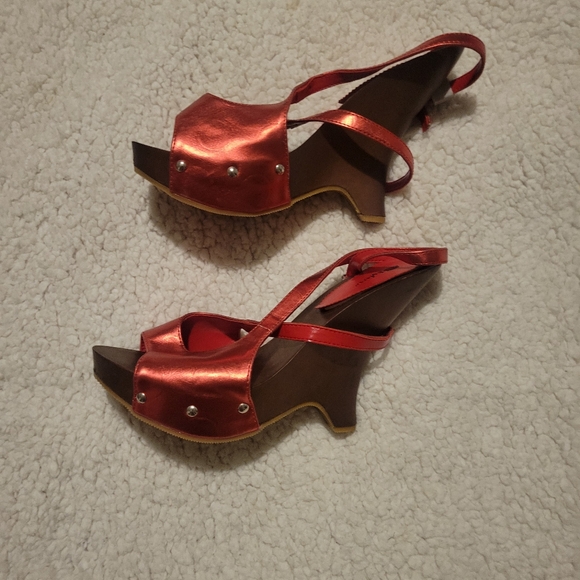 🔥HP🔥11-19-24🔥WOMENS STYLUXE WEDGE PLATFORM HEELS RED WITH ANKLE STRAP SIZE 9 - Picture 4 of 10